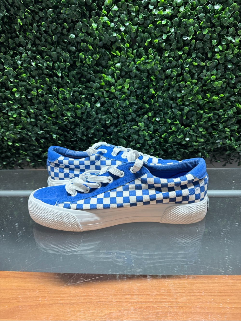 Mudd Blue White Checkerboard Low-Top Sneakers - Picture 9 of 10